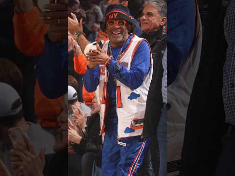 Here’s one for the Knicks fans - a reversible jersey custom made for
Spike Lee by artist Jocelyn Hu.