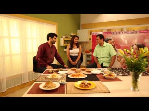 Parineeti Chopra & Aditya Roy Kapur meet Sanjeev Kapoor - UCmoX4QULJ9MB00xW4coMiOw