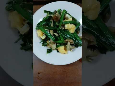 玉子ニラ🌱しめじをオイスターソースで簡単調理しました