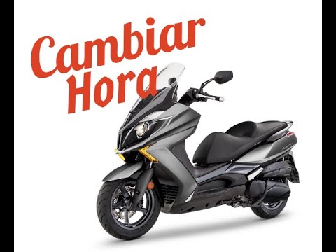 Wie stelle ich die Uhrzeit am Kymco Super Dink 350 Roller ein?