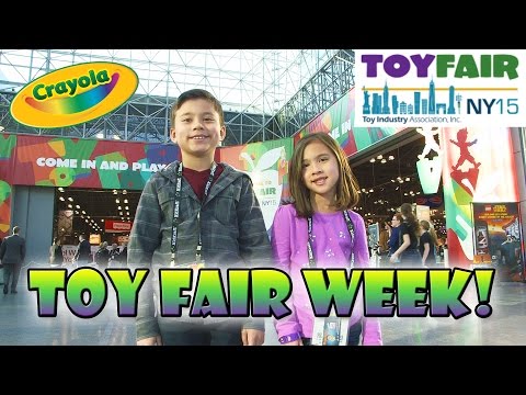 TOY FAIR WEEK! Crayola Color Alive, Animation Studio, Cling Creator, Crayon Carver, Thread Wrapper - UCHa-hWHrTt4hqh-WiHry3Lw