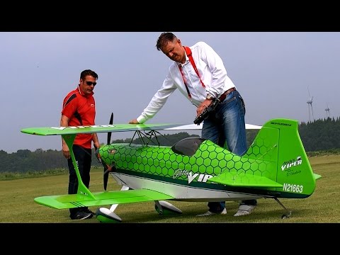 GIGANTIC XXXL RC PITTS VIPER  SCALE 1:2 MODEL DEMO FLIGHT / Pitts Meeting Vechta Germany 2016 - UCH6AYUbtonG7OTskda1_slQ