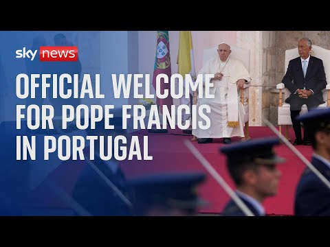 Pope Francis arrives at the official residence of the Portuguese president
