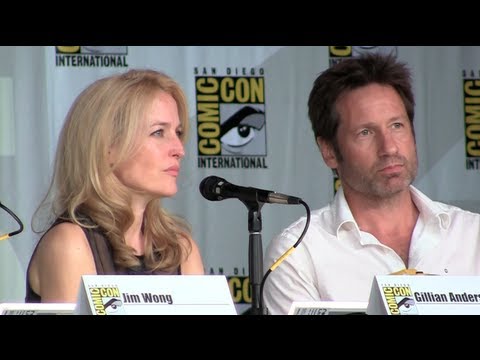 The X-Files 20th anniversary reunion panel at San Diego Comic-Con 2013 - UCYdNtGaJkrtn04tmsmRrWlw