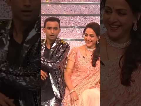 🌹Koi hamen 💘 pyar Kar Le 💖.... hema malini superhit stage performance #viralshorts #bollywoodsongs