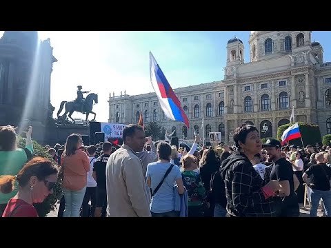 Βιέννη: Πορεία των ρώσων για την «ημέρα της Νίκης κατά του ναζισμού»