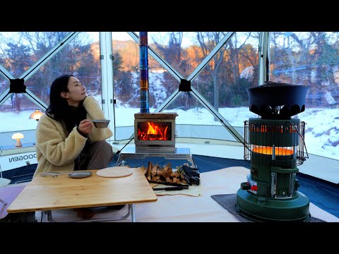 -17°C 투명 텐트에서 잘게요ㅣ눈 쌓인 곳에 나만의 영화관 그리고 삼시세끼: 감자, 김치전에 막걸리! 닭볶음탕에 도라지주🍶 안동국시까지 맛있는 캠핑ㅣ화목난로 장작타는 소리ASMR