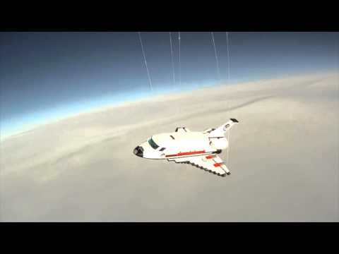 Lego Space Shuttle Soars To Edge of Space | Video - UCVTomc35agH1SM6kCKzwW_g