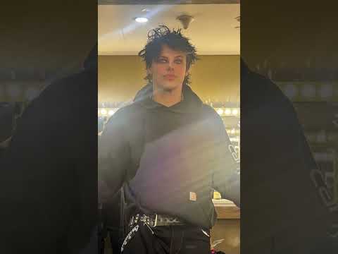 #music #rock #youngblud @yungblud ❤️🖤❤️🖤