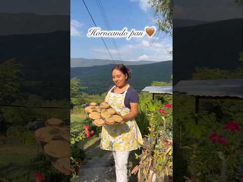 Horneando pan, mientras echamos chisme de mi matrimonio #parati #vbloger #cocina #viralvideo