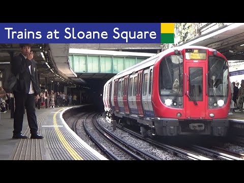 London Underground Circle And District Line Trains At Sloane Square