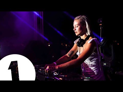 B Traits live at Café Mambo for Radio 1 in Ibiza 2017 - UC-FQUIVQ-bZiefzBiQAa8Fw