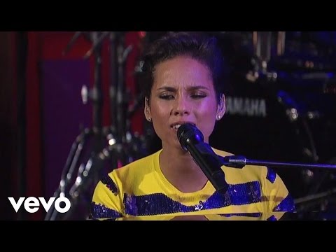 Alicia Keys - Brand New Me (Live on Letterman) - UCETZ7r1_8C1DNFDO-7UXwqw