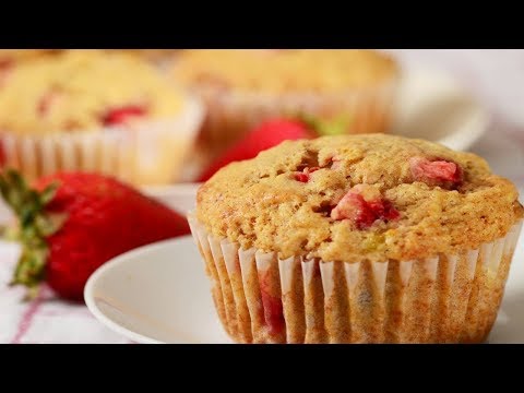 Strawberry Banana Muffins Recipe Demonstration - Joyofbaking.com - UCFjd060Z3nTHv0UyO8M43mQ