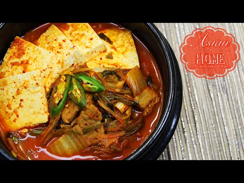 Kimchi Jjigae with Pork : The Best Kimchi Jjigae Recipe. Ever. 돼지고기 김치찌개 만들기 - UCIvA9ZGeoR6CH2e0DZtvxzw