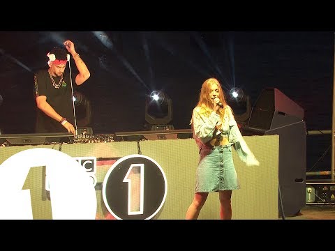 MK feat. Becky Hill - Radio 1 in Ibiza 2018 - Café Mambo - UC-FQUIVQ-bZiefzBiQAa8Fw