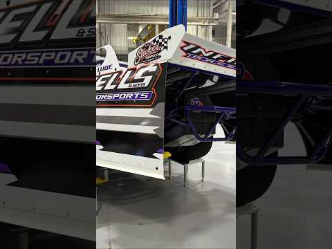 Eric Wells back in the seat of a dirt late model? - dirt track racing video image