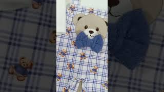 9030 macacao jardineira bebe menino em plush estampado urso