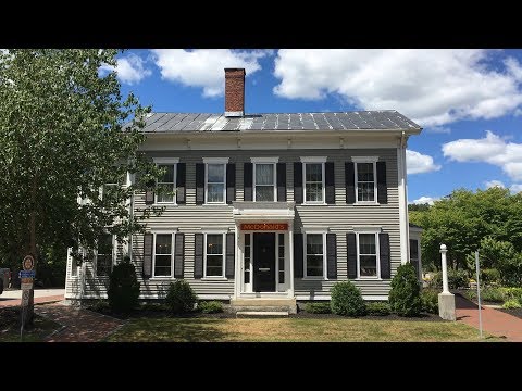 There’s a McDonald’s inside this 150-year-old mansion in Maine — and they serve lobster rolls - UCcyq283he07B7_KUX07mmtA