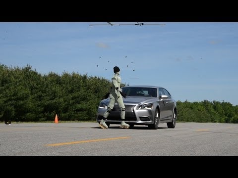 Lexus LS  Pedestrian-detection System | Consumer Reports - UCOClvgLYa7g75eIaTdwj_vg