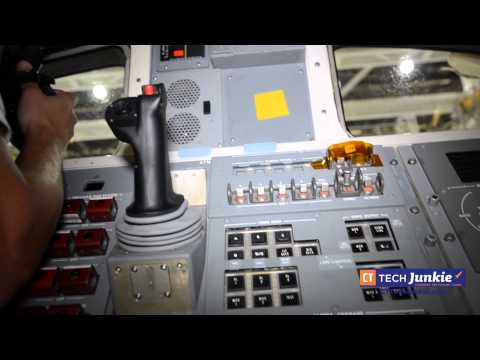 Inside Space Shuttle Discovery:  An Interior Tour by United Space Alliance Employees - UCymYq4Piq0BrhnM18aQzTlg