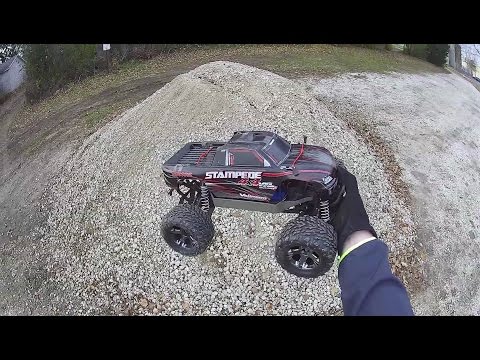 Traxxas - Stampede 4X4 VXL - Rock Pile Jumps - UCe7miXM-dRJs9nqaJ_7-Qww