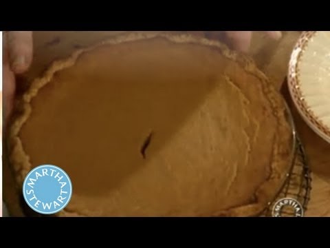 Alexis' Sweet Potato Pie | Thanksgiving Recipes | Martha Stewart - UC6JBm9OAkpI6NUBV_NsLxTA