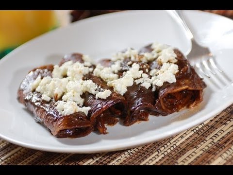 Enmoladas de pollo - Chicken mole enchiladas - Recetas de cocina mexicana - UCvg_5WAbGznrT5qMZjaXFGA