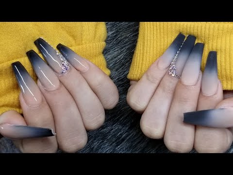 Diseño en efecto ombre con color negro en uñas super largas!
