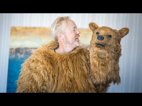 Adam Savage Incognito at Comic-Con 2016 (The Revenant Bear!) - UCiDJtJKMICpb9B1qf7qjEOA