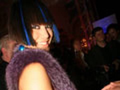 Bai Ling & HotForWords Share a Sundae - UC93DEJOBeet3XXZlJy2uJuA