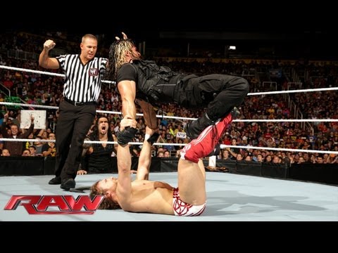 Daniel Bryan vs. The Shield - Gauntlet Match: Raw, August 26, 2013 - UCJ5v_MCY6GNUBTO8-D3XoAg