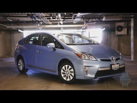 2012 Toyota Prius Plug-in Review - Kelley Blue Book - UCj9yUGuMVVdm2DqyvJPUeUQ