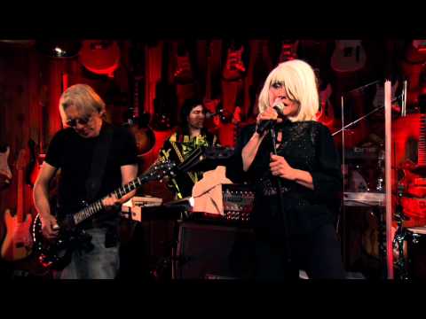 EXCLUSIVE Blondie "Heart of Glass" Guitar Center Sessions on DIRECTV - UCr4kaFJ16UqtDQRzadrVkzw