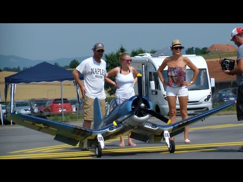 Payerne RC Air-Show 2015 Chance Vought F4U Corsair gigantic and the Sound - UCTLEcIaYJEbUEzQc3-ZvruQ