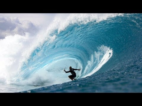 Kelly Slater hits his best pipe of the Volcom Pipe Pro - UCblfuW_4rakIf2h6aqANefA