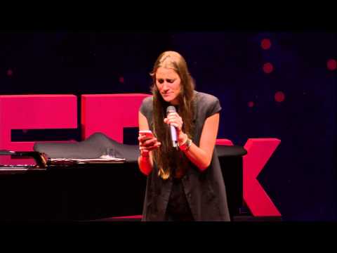 Beauty overcomes fear: Niia Bertino at TEDxOrangeCoast - UCsT0YIqwnpJCM-mx7-gSA4Q