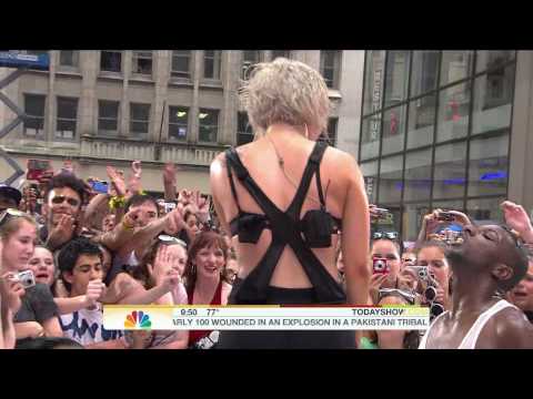 Lady Gaga - Teeth - New York - Today Show - HD HIFI - Live 09 July 2010