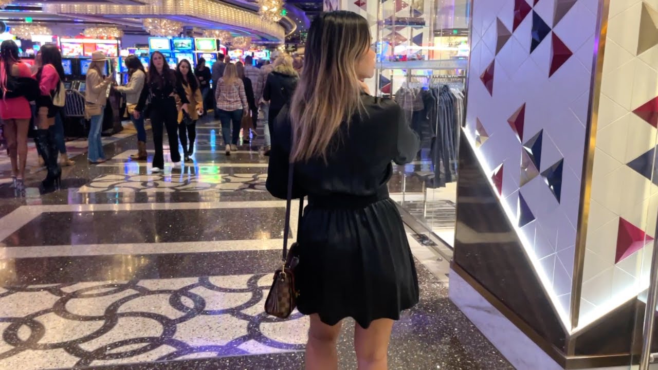 A DAY WITH ME VLOG IN VEGAS | ADVENT CALENDAR CHALLENGE DAY 3