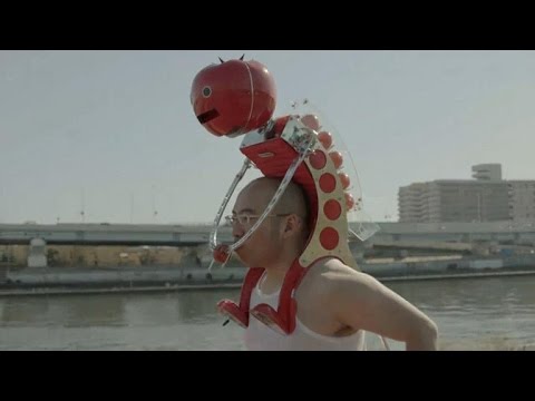 Tomorrow Daily - 134: Guest co-host Maude Garrett, a tomato-feeding robot helmet and more - UCOmcA3f_RrH6b9NmcNa4tdg
