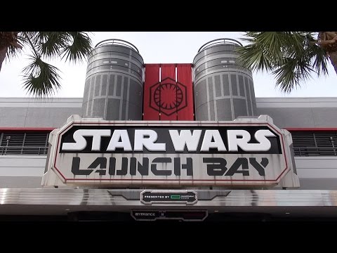 Star Wars Launch Bay at Disney's Hollywood Studios FULL Tour with Characters, Models, Merch - UCe-gHr2O_LP7t0YJYHZQZlg