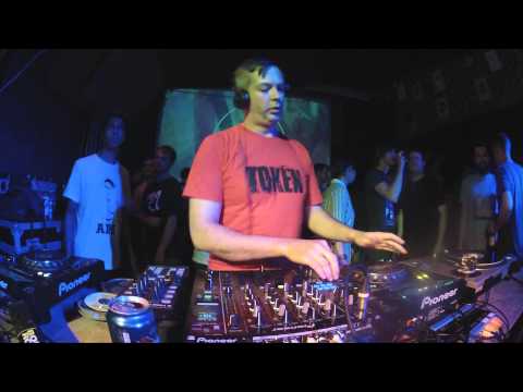 Inigo Kennedy Boiler Room DJ Set - UCGBpxWJr9FNOcFYA5GkKrMg