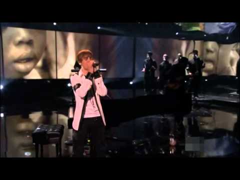 Justin Bieber - Pray (HD) AMA Music Awards 2010 Performance LIVE