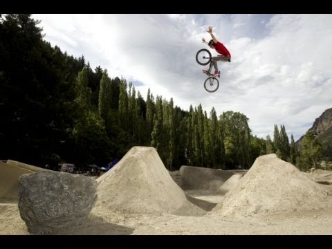 BMX Dirt Competition - Red Bull Roast It 2012 New Zealand - UCblfuW_4rakIf2h6aqANefA