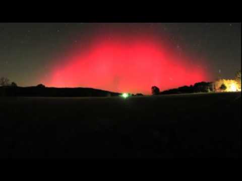 Bright Red Aurora Lights Up Night Sky In Arkansas - UCVTomc35agH1SM6kCKzwW_g