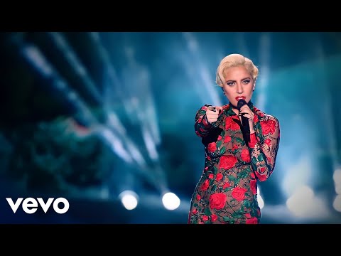 Lady Gaga - Million Reasons + A-YO + John Wayne (Live at the Victoria Secret Fashion Show) Legendado