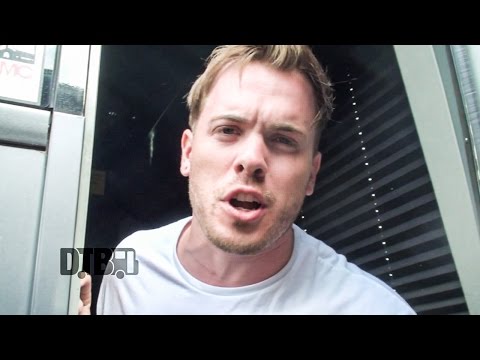 Set It Off - BUS INVADERS Ep. 1045 [Warped Edition 2016] - UCybDimFZ3eoUQxSArdqCe9g