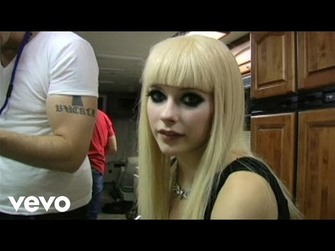 Avril Lavigne - "Hot" Behind The Scenes Web.3 - UCC6XuDtfec7DxZdUa7ClFBQ