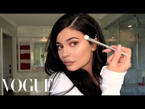 Kylie Jenner's Guide to Lips, Brows, Confidence | Beauty Secrets | Vogue - UCRXiA3h1no_PFkb1JCP0yMA