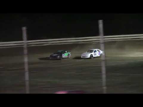 Hummingbird Speedway (7-9-22): Sunny 106 Four-Cylinder Feature - dirt track racing video image